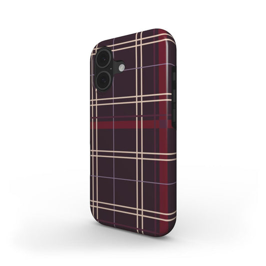 Stossfeste Handyhülle „Pflaumennacht Tartan“ – Schrägansicht mit Kameraschutz