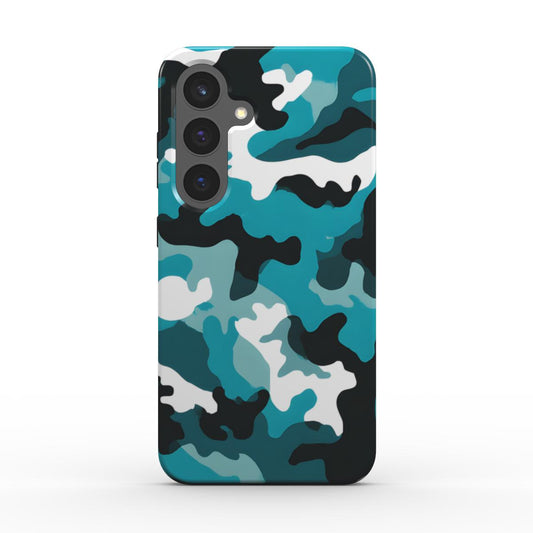 Rueckseite der stossfesten Aqua-Blue Camo Handyhuelle mit praezisem Kameraausschnitt und no-fade Druck.
