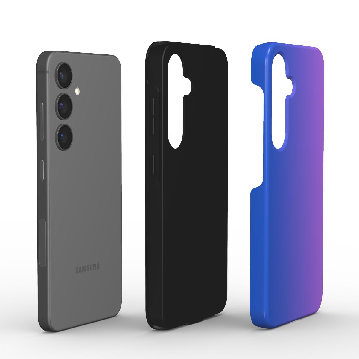 Vergleich: Smartphone ohne Hülle, schwarze und blau-violette stoßfeste Handyhülle mit Dual-Layer Design.