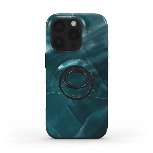 Seitenansicht eines iPhones in einer klaren Hülle, bei dem der Ringhalter als Ständer dient.