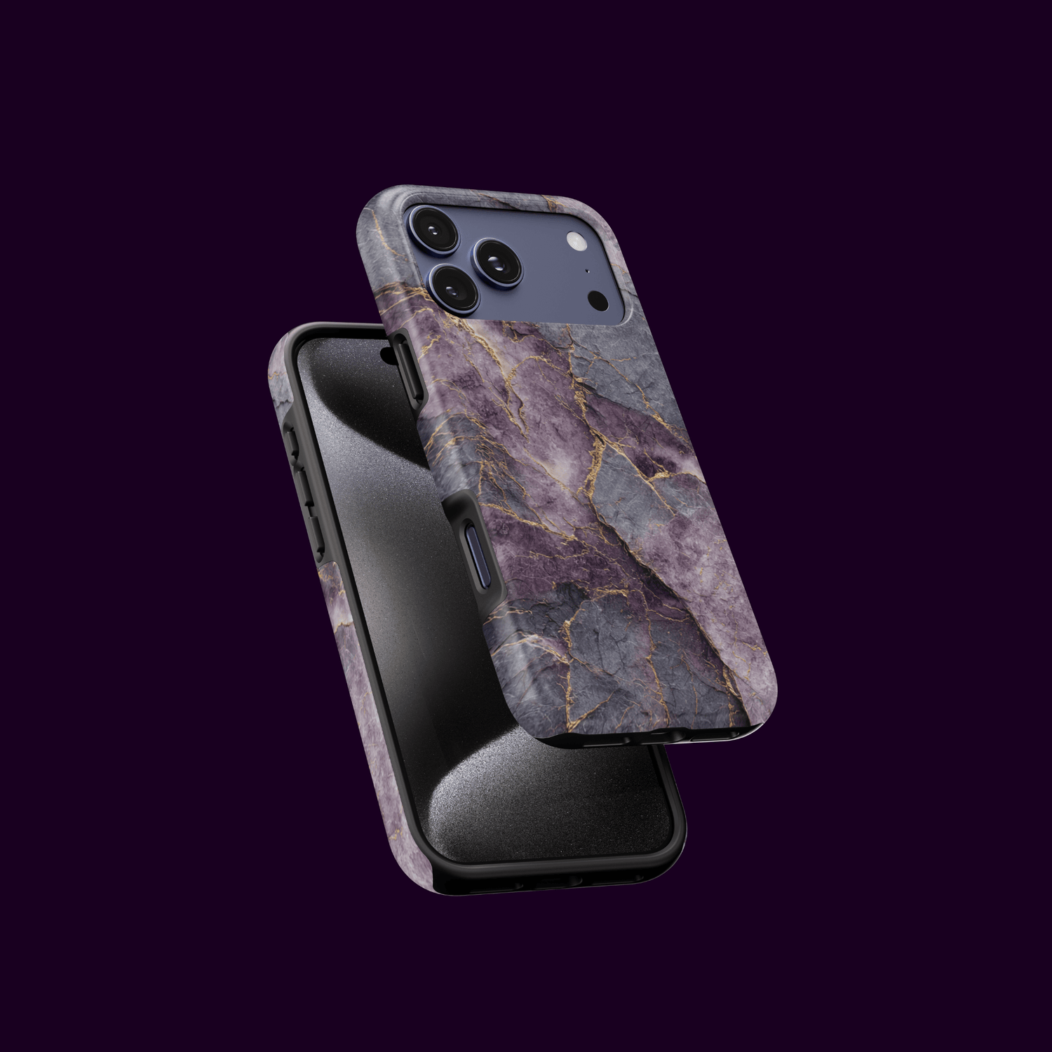 Stoßfeste Handyhülle im violett-grauen Marmor-Design mit goldenen Adern, schwebend vor dunklem Hintergrund präsentiert.