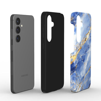 Dual-Layer Aufbau der stoßfesten Handyhülle im blauen Marmor-Design – robuste PC-Außenhülle mit TPU-Innenschutz.