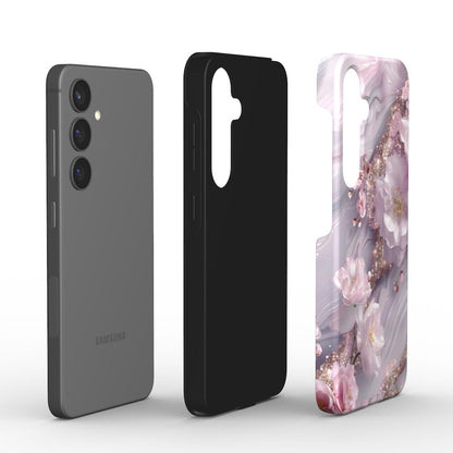 Explosionsansicht der stoßfesten Handyhülle mit TPU-Innenschicht und PC-Außenschale im rosa floralen Design