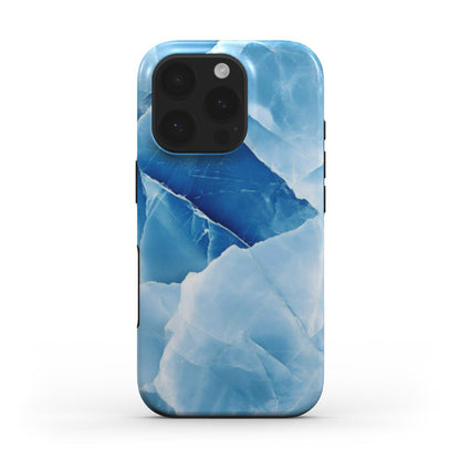 iPhone MagSafe Hülle in Hellblau mit Kristallstruktur – stilvoller Rundumschutz