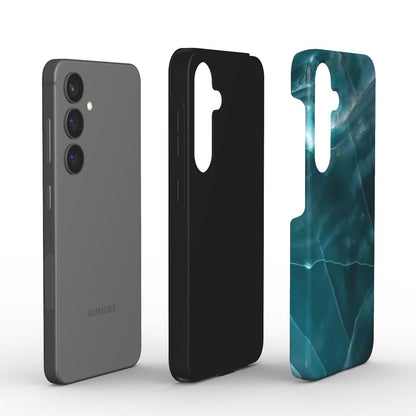 Explosionsansicht der stoßfesten Hülle in grünem Marmorlook mit TPU-Innenfutter