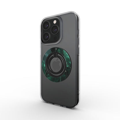 Frontansicht eines iPhones mit durchsichtiger Hülle und dem magnetischen Ringhalter im grünen Marmor-Design auf der Rückseite. Der Ring ist geschlossen.