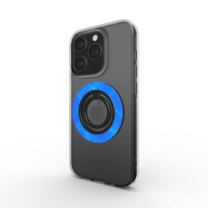 Schräge Ansicht von unten auf ein iPhone, das durch den ausgeklappten Kristall-Blau Ringhalter gestützt wird.