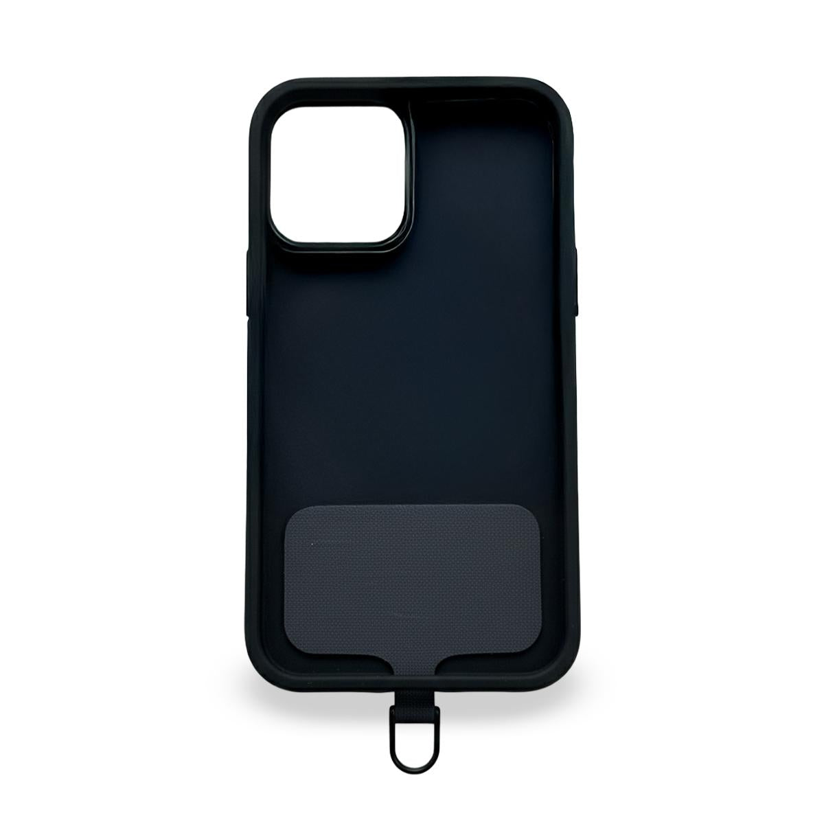 Schwarzes Handy-Einlege-Patch mit beige-farbener Handgelenkschlaufe und Metallkarabiner.