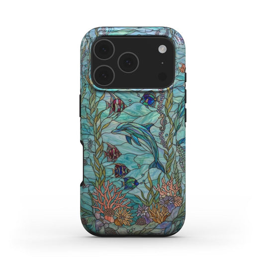 MagSafe Handyhülle Delfine im Ozean – Lumina Mosaik Edition – Frontansicht auf iPhone – Glasmosaik Design