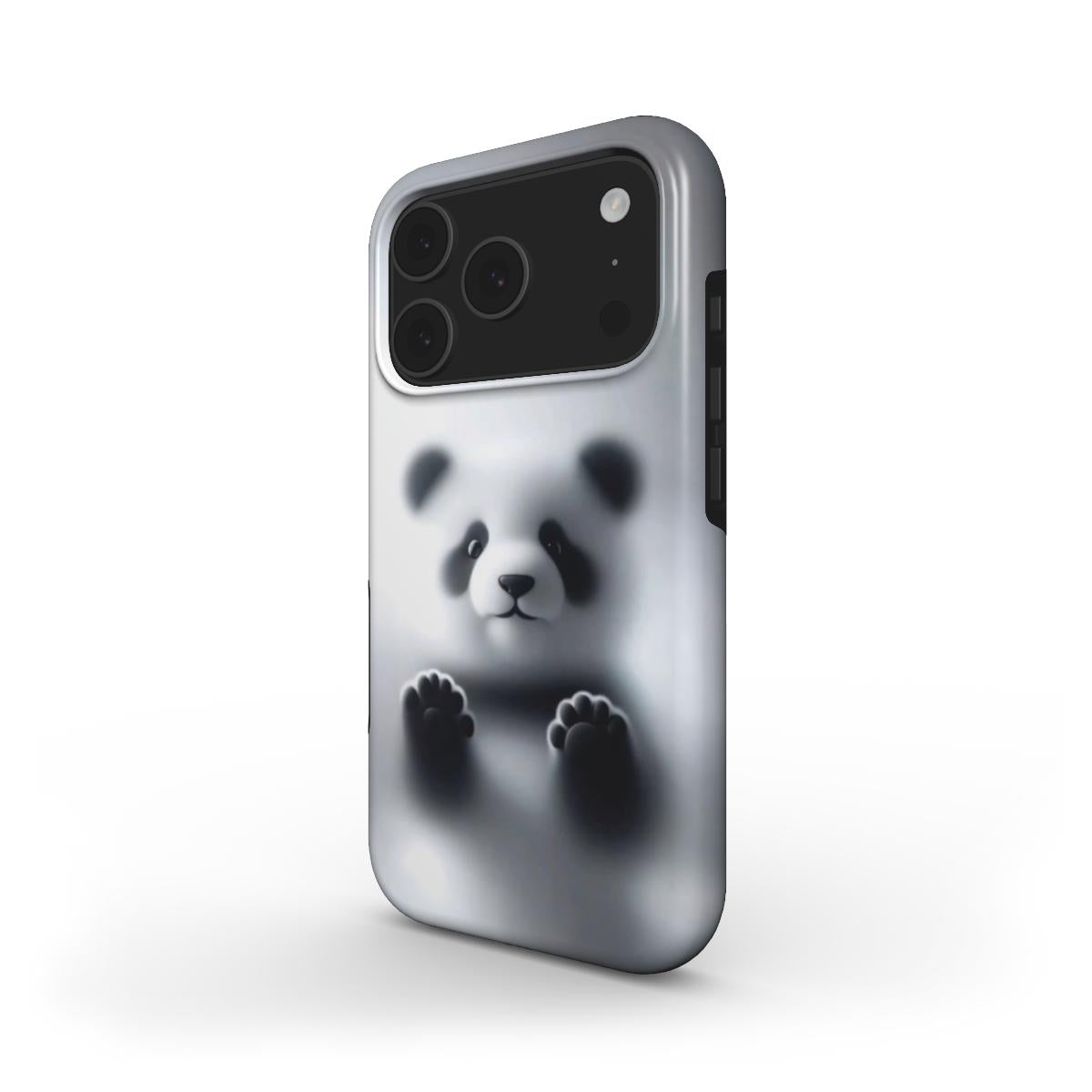 MagSafe Handyhülle „Kleiner Panda“ – Schrägansicht mit weichem 3D-Panda-Motiv