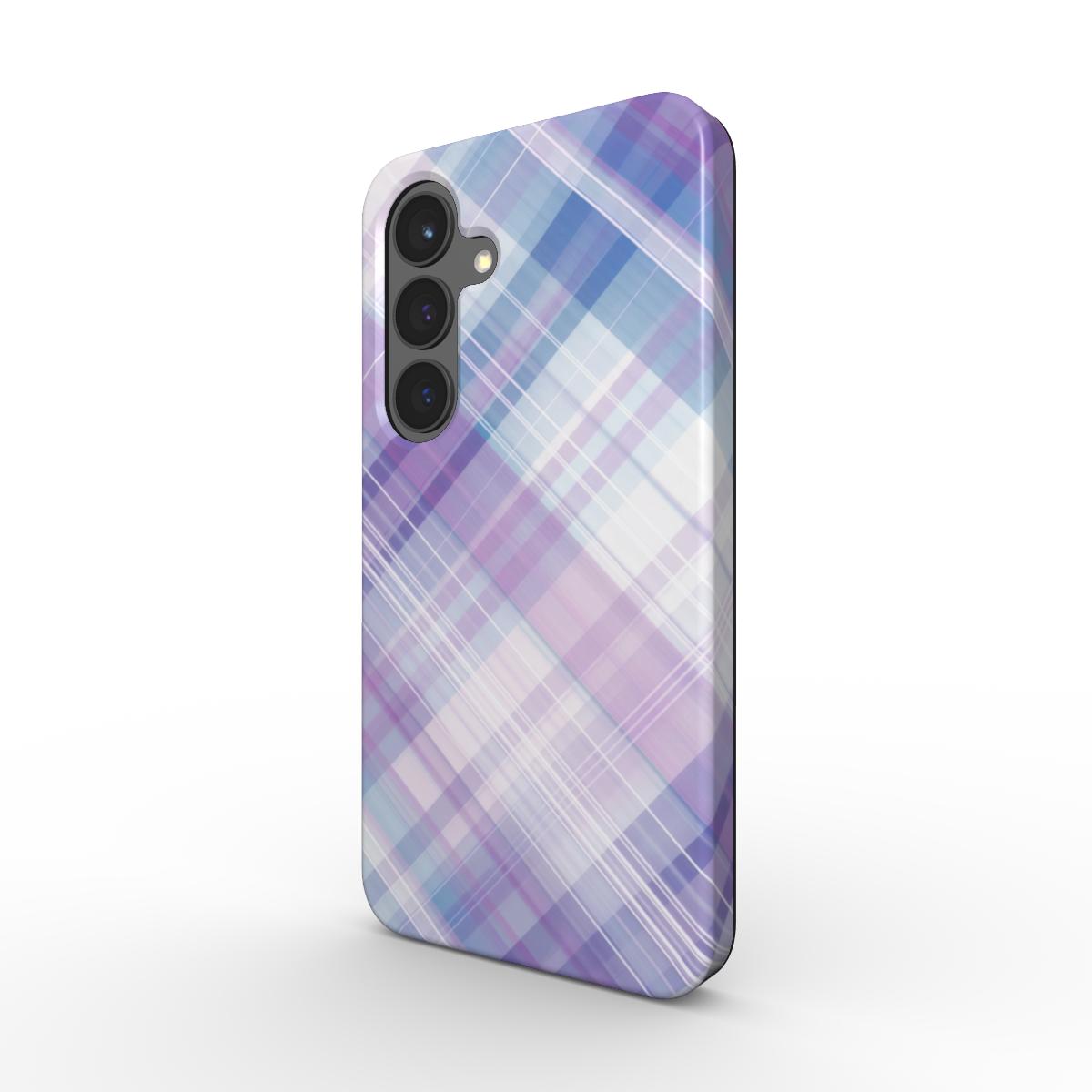 Stossfeste Handyhuelle mit lila-blauem Karomuster in Schraegansicht, Dual-Layer PC+TPU Tough Case