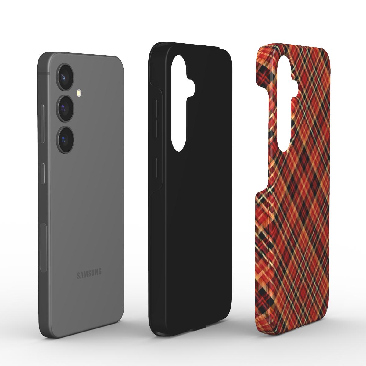 Explosionsdarstellung des Tough Case mit harter PC-Schale und schwarzem TPU-Liner im Karo-Design