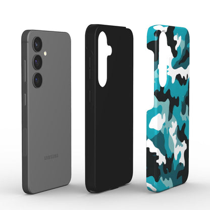 Explosionsansicht: Smartphone, schwarzer TPU-Liner und bedruckte PC-Hartschale der Aqua-Blue Camo Tough Huelle.