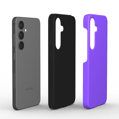 Lila stoßfeste Handyhülle mit Dual-Layer-Aufbau neben Smartphone und TPU-Liner