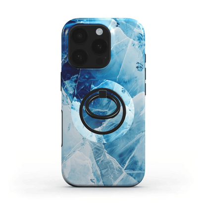 Seitenansicht eines iPhones in einer klaren Hülle mit dem magnetischen Ringhalter im blauen Marmor-Design, Ring geschlossen.